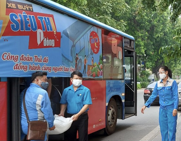 “Xe buýt siêu thị 0 đồng” mang niềm vui đến người lao động