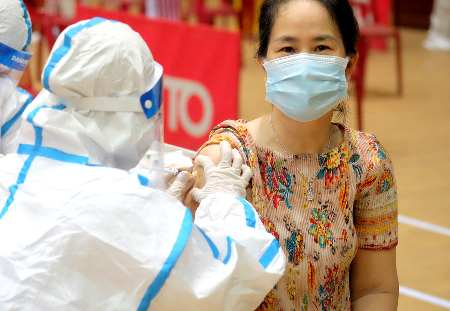 Đà Nẵng tiêm vắc-xin phòng COVID-19 cho nhiều đối tượng