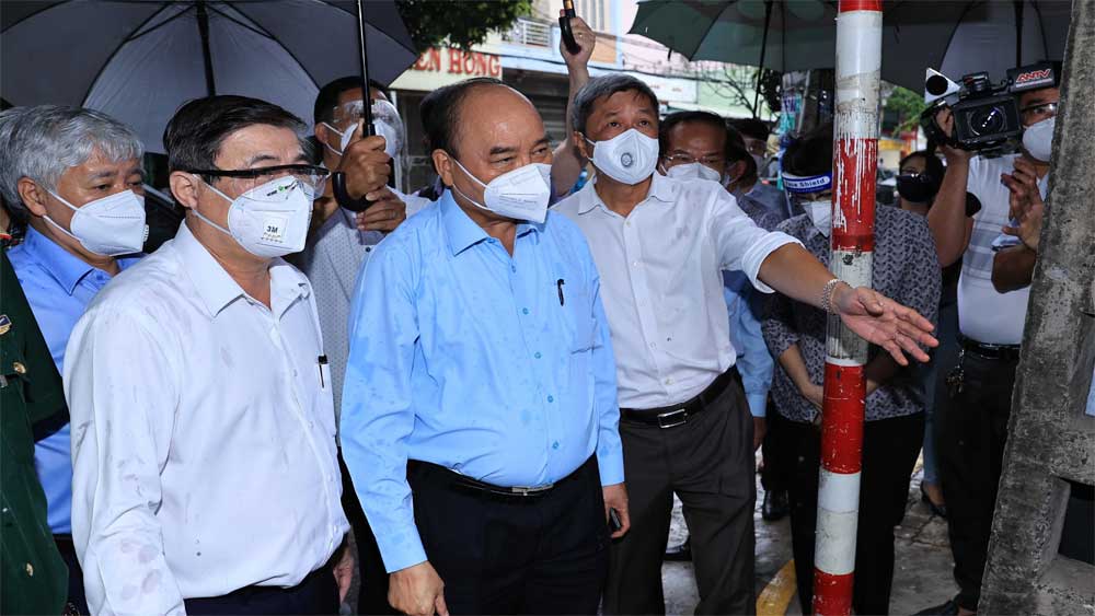 Chủ tịch nước động viên người dân TP Hồ Chí Minh khắc phục khó khăn, chiến thắng đại dịch