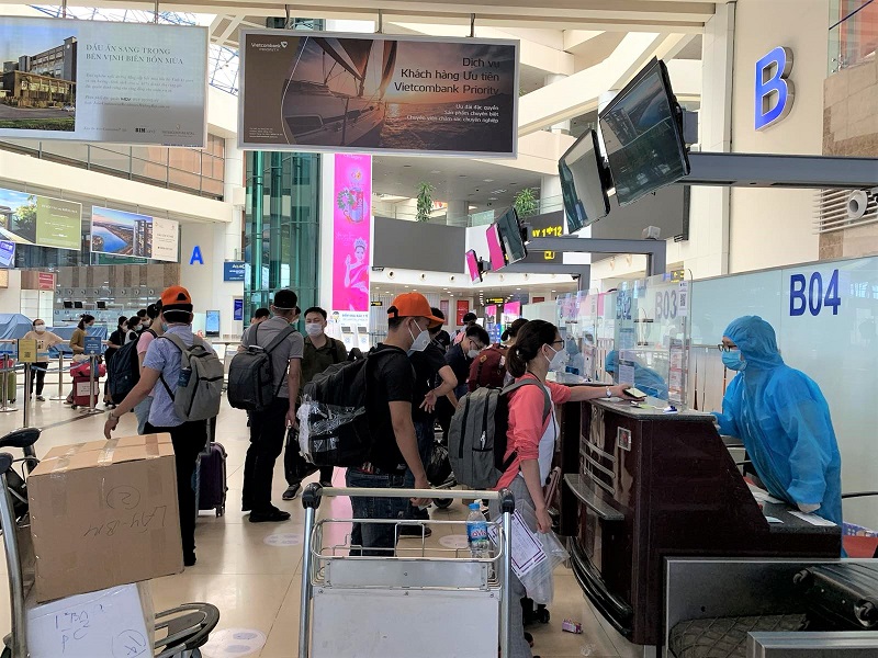 Chuyến bay tốc hành đưa đoàn công tác Bệnh viện Bạch Mai đến TP HCM