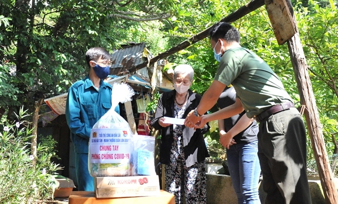 Vận dụng bài học đoàn kết trong cuộc chiến chống dịch COVID-19