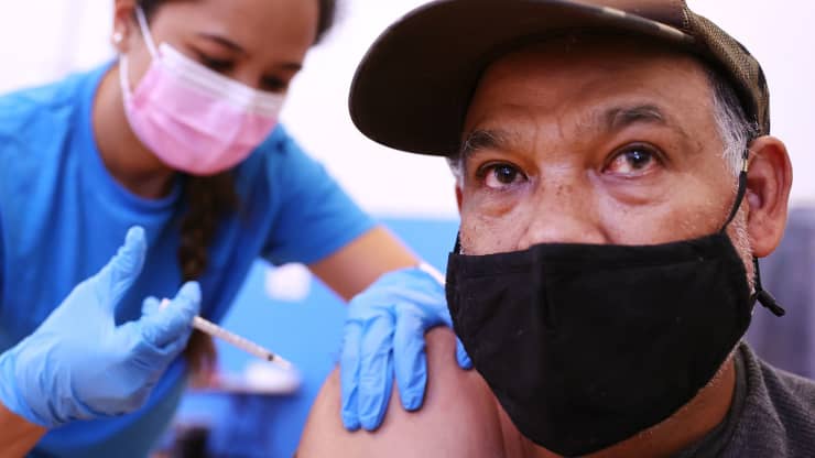 Mỹ đạt mục tiêu tiêm vaccine COVID-19 cho 70 dân số trưởng thành