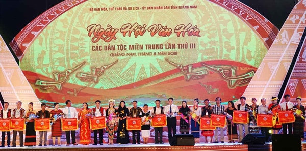 Tạm dừng tổ chức Ngày hội văn hóa các dân tộc miền Trung lần thứ IV