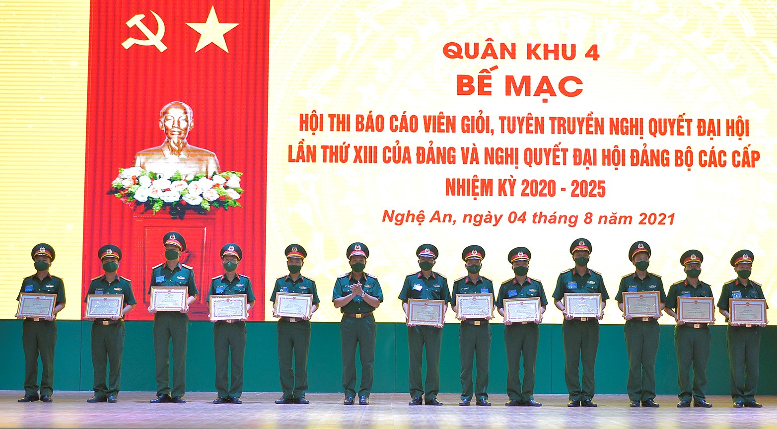 Quân khu 4 Hội thi báo cáo viên thành công tốt đẹp