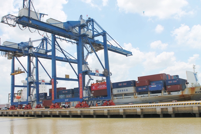 Sớm tiêm vaccine cho lái xe và các lao động lĩnh vực logistic