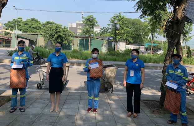 Hà Nội Hỗ trợ 3 công nhân bị mất xe máy khi đang làm việc
