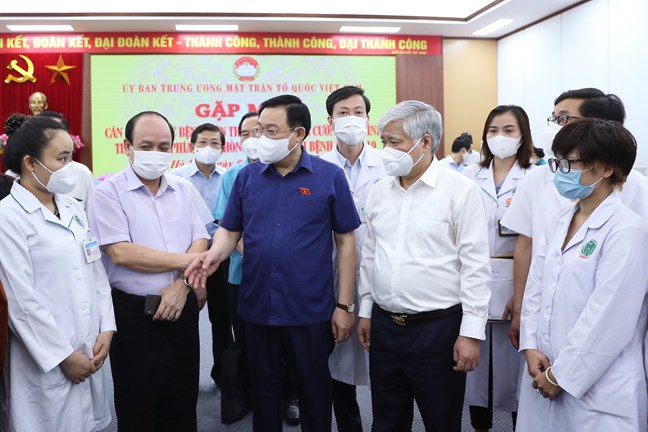Chi viện lực lượng y tế là nhiệm vụ hết sức cao cả và vinh quang