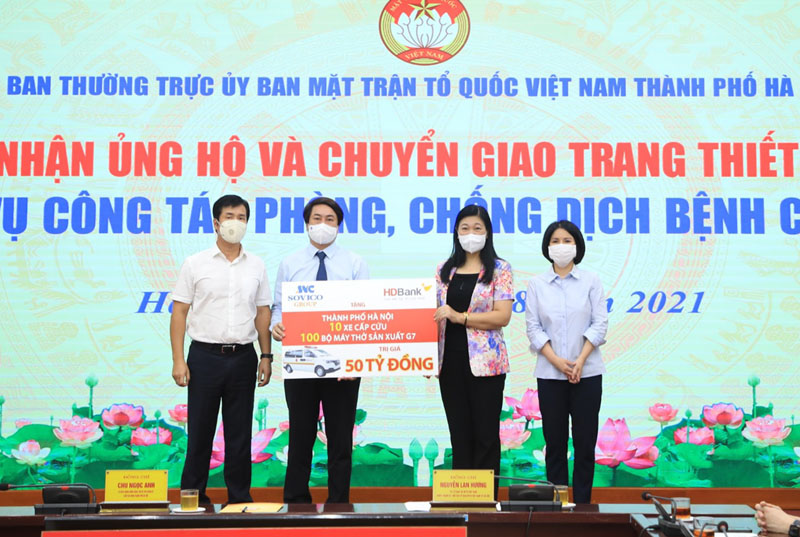 Hà Nội Tiếp nhận hơn 104 tỷ đồng tiền và trang thiết bị y tế phòng, chống dịch COVID-19