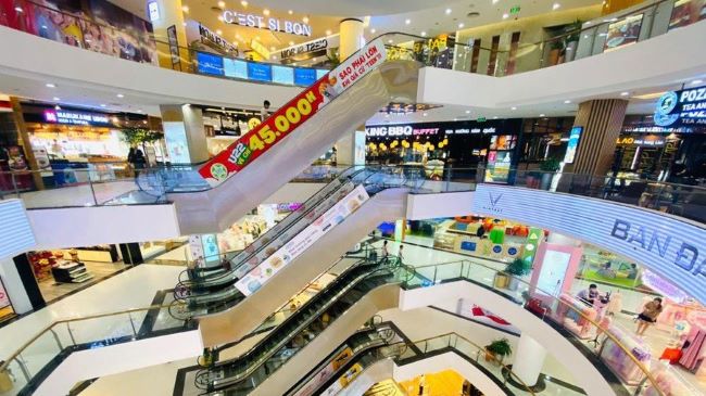 Mặt bằng bán lẻ trung tâm thương mại trước áp lực thích ứng trong COVID-19