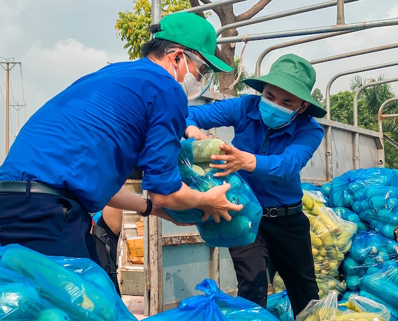 Hà Nội Tiếp nhận gần 30 tấn vật tư y tế, nhu yếu phẩm