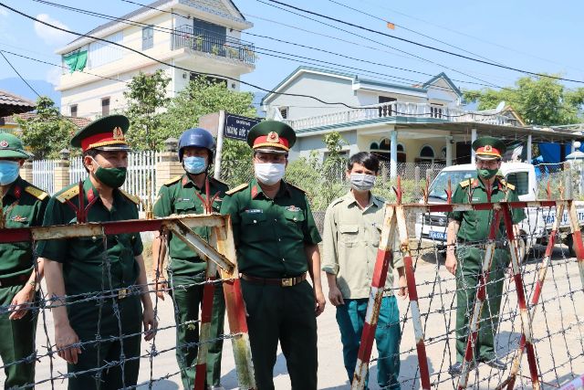 Vững vàng trên tuyến đầu chống dịch