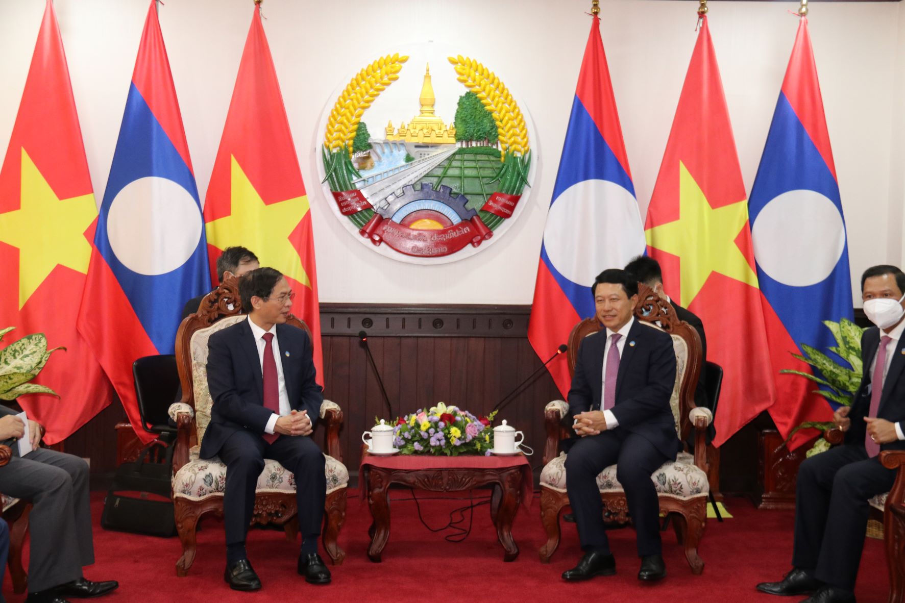 Việt Nam và Lào quyết tâm xây dựng Cộng đồng ASEAN đoàn kết