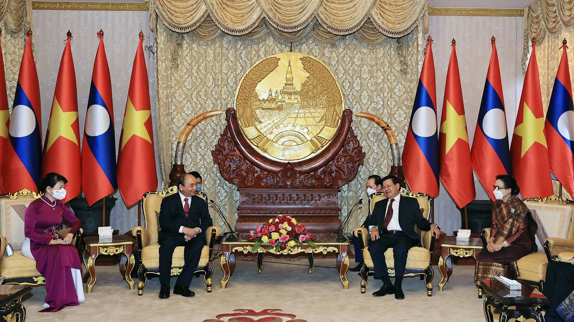 Chủ tịch nước Nguyễn Xuân Phúc hội đàm với Tổng Bí thư, Chủ tịch nước Lào