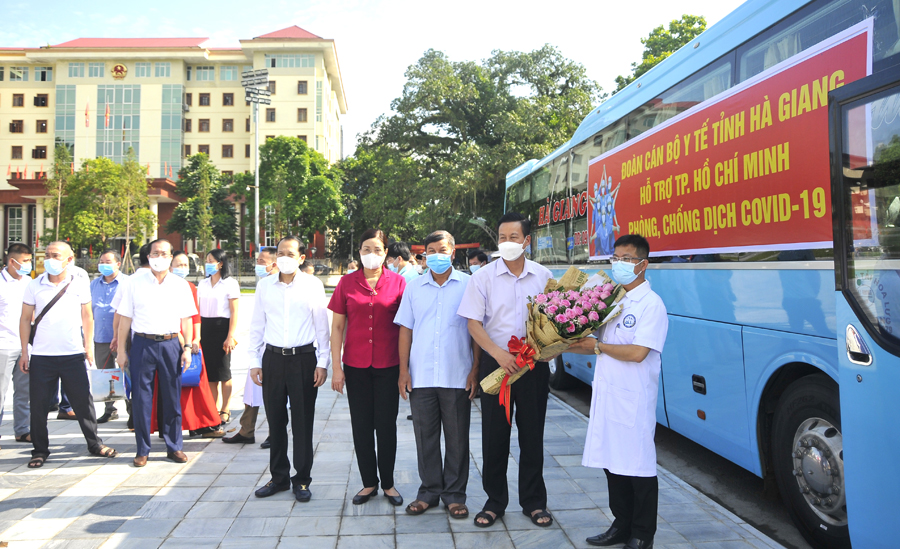 Đồng hành cùng người dân miền Nam chống dịch COVID-19