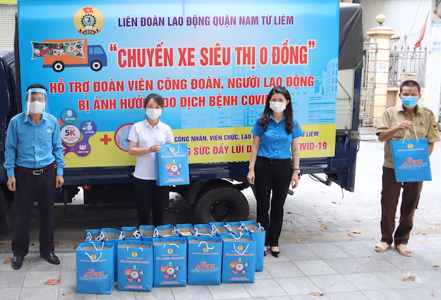 Trao hơn 700 “Túi an sinh Công đoàn” cho công nhân lao động Hà Nội