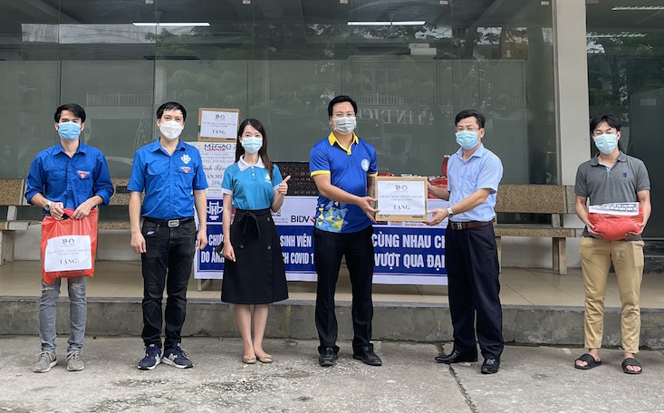 Hà Nội Hỗ trợ lương thực cho sinh viên nghèo, chưa về quê