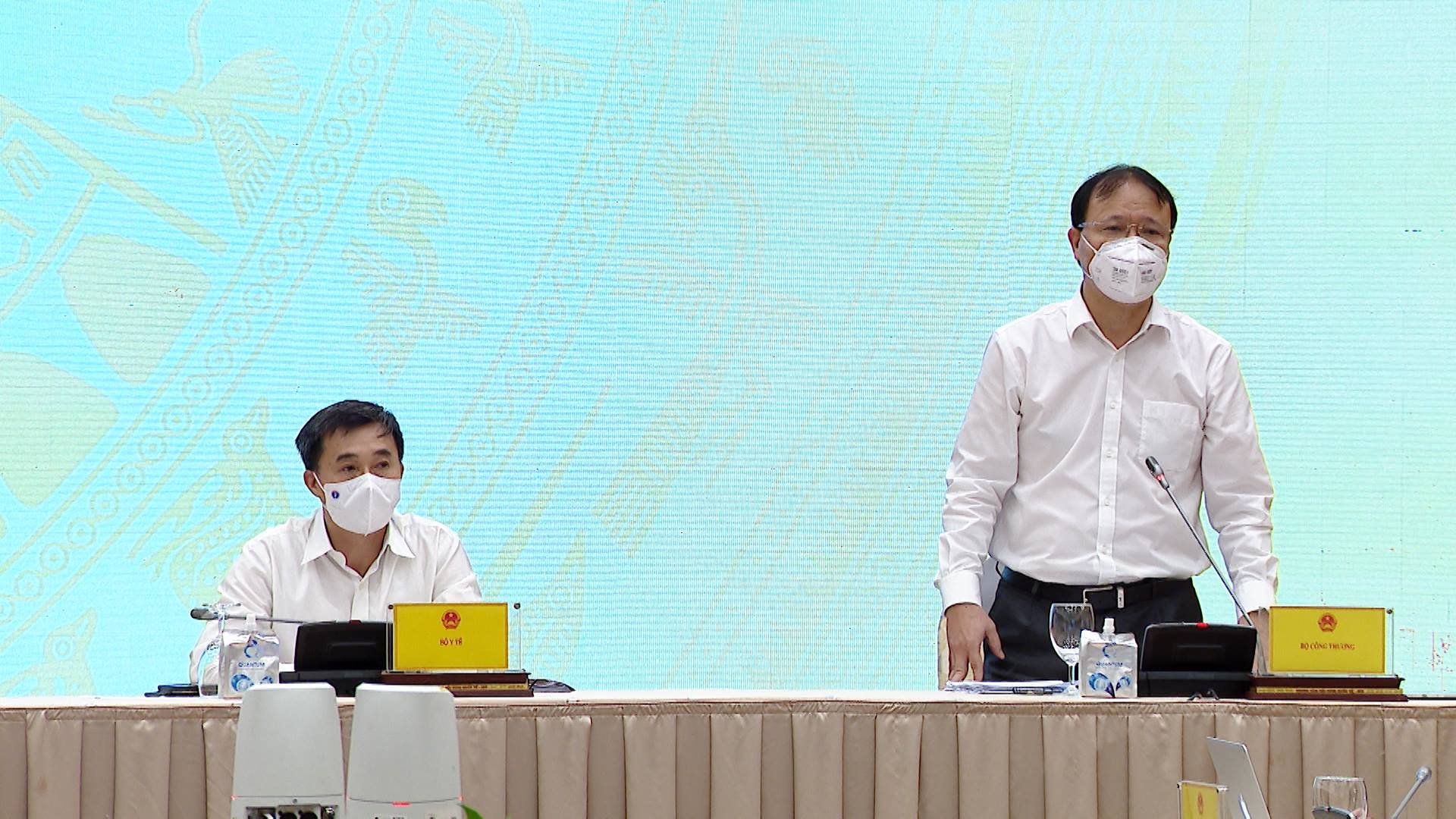 Tạo điều kiện lưu thông hàng hóa, nguyên liêu sản xuất để thực hiện “mục tiêu kép”