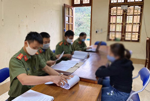 Giáo viên có được hưởng phụ cấp thâm niên khi bị tạm giữ, tạm giam