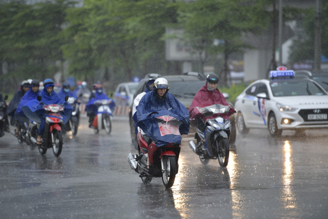 Bắc Bộ mưa dông rải rác, vùng núi có mưa to đến rất to