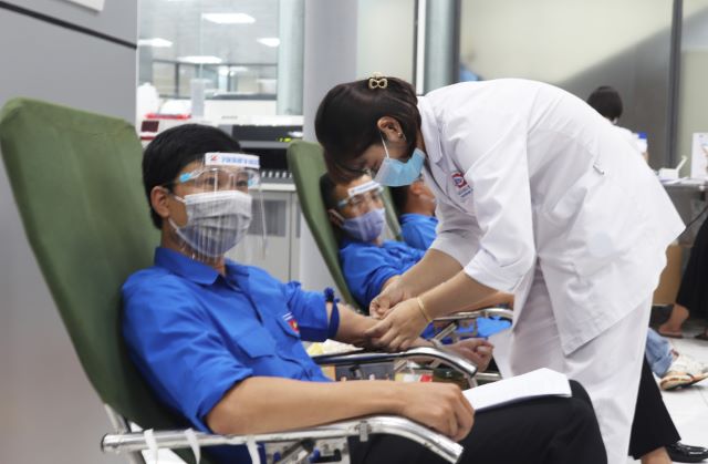 Quảng Ninh Tiếp nhận 320 đơn vị máu hỗ trợ điều trị bệnh