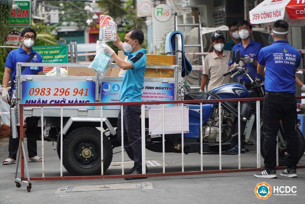 Túi thuốc yêu thương cùng F0 chiến thắng COVID-19