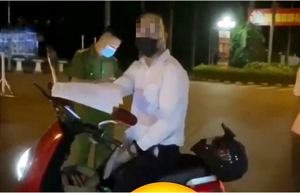 Tiến sĩ” gây rối tại chốt kiểm soát phòng, chống dịch sẽ chịu mức phạt nào