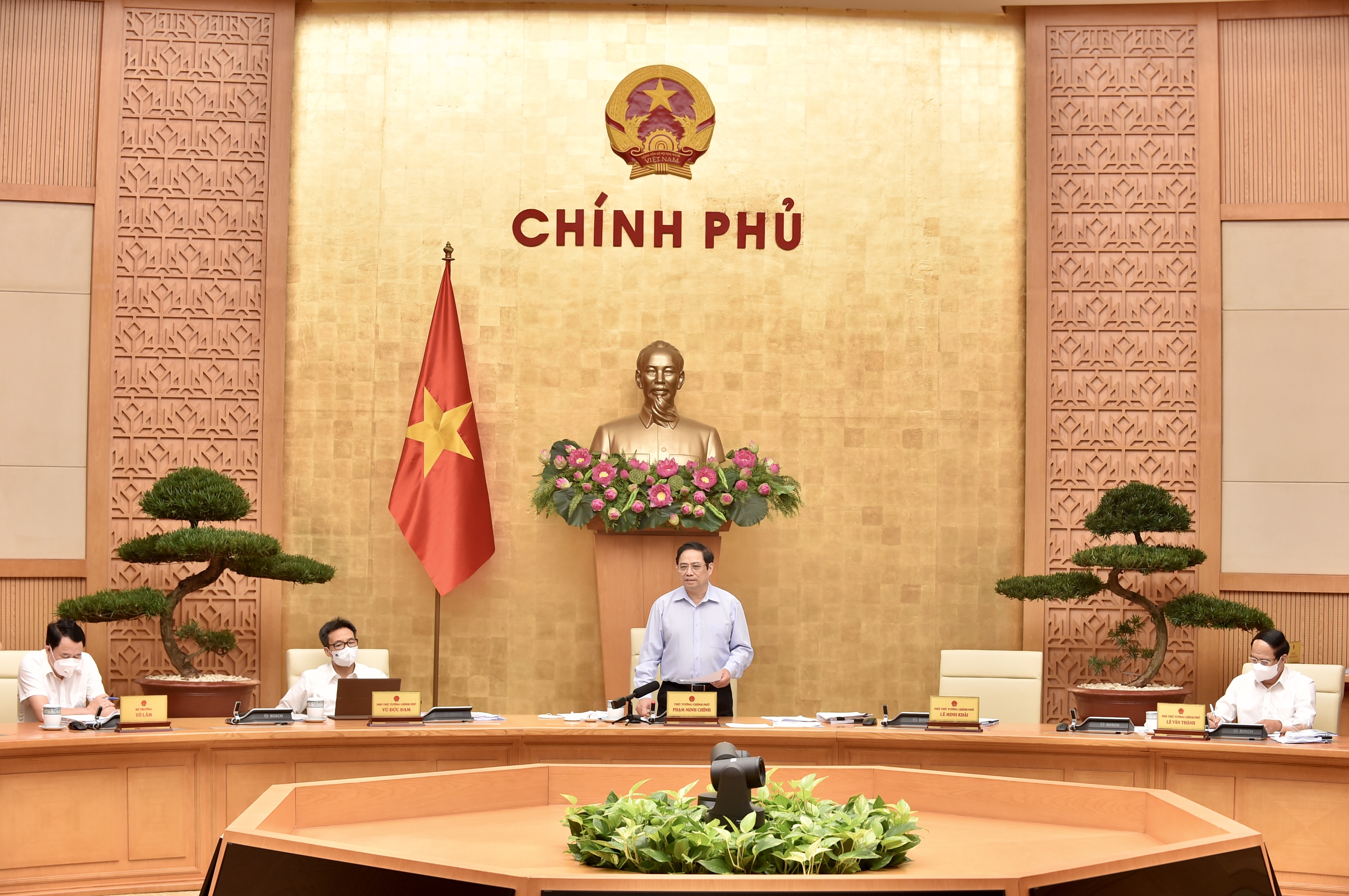 Thúc đẩy mạnh mẽ công tác xây dựng và hoàn thiện thể chế