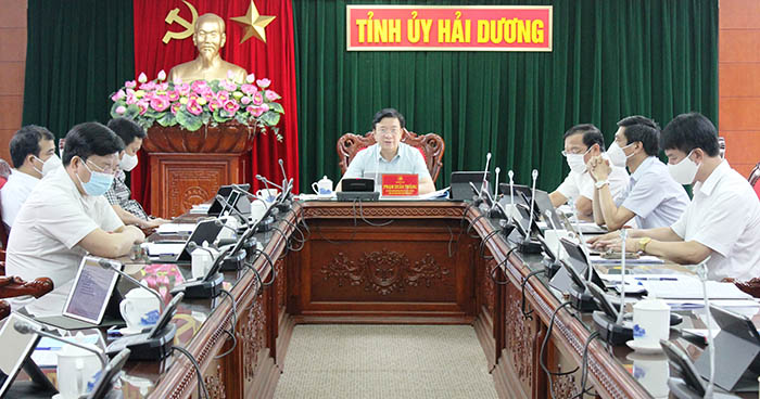 Hải Dương Tiêm vaccine phòng COVID-19 cho tất cả giáo viên trước năm học mới