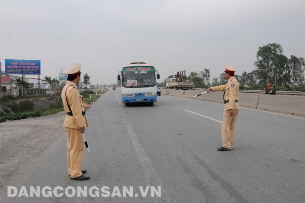 Nâng cao hiệu lực, hiệu quả thực thi pháp luật bảo đảm trật tự an toàn giao thông