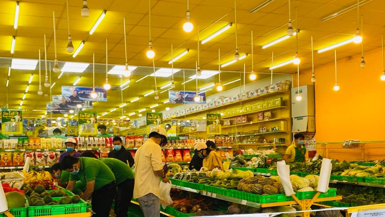 TP Hồ Chí Minh cam kết cung ứng đầy đủ hàng hóa cho người dân trong khi tăng cường giãn cách