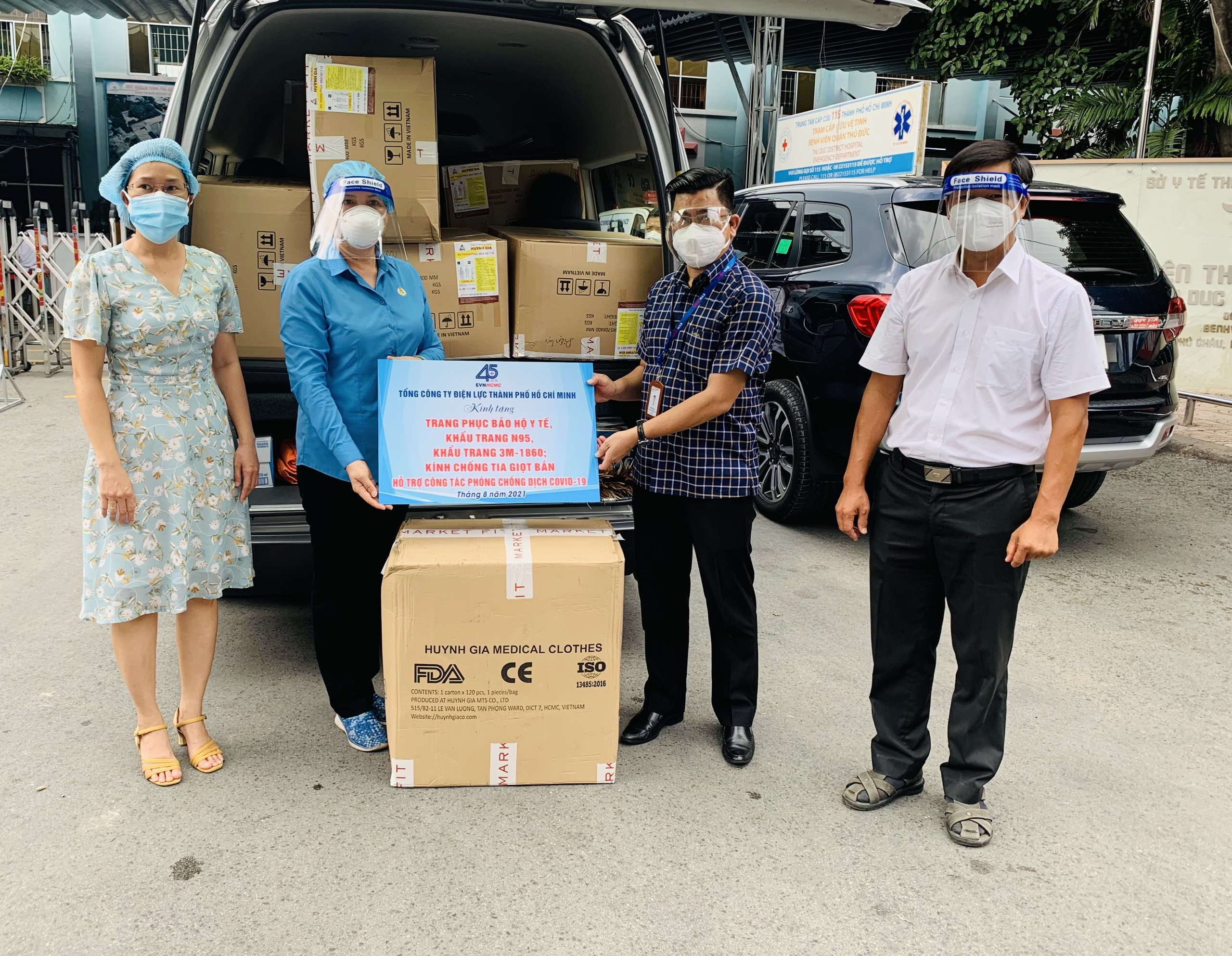 Đảng viên EVNHCMC ủng hộ hơn 470 triệu đồng phòng chống dịch
