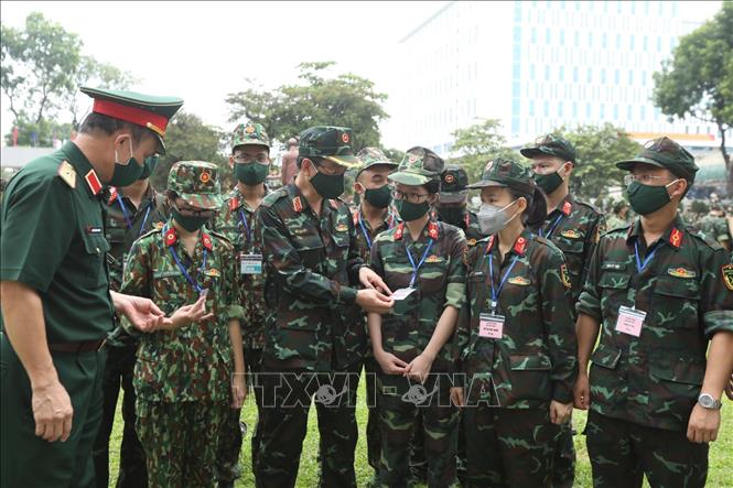 Bộ trưởng Bộ Quốc phòng Quân đội quyết tâm bằng mọi cách, sử dụng mọi lực lượng hỗ trợ các địa phương phía Nam