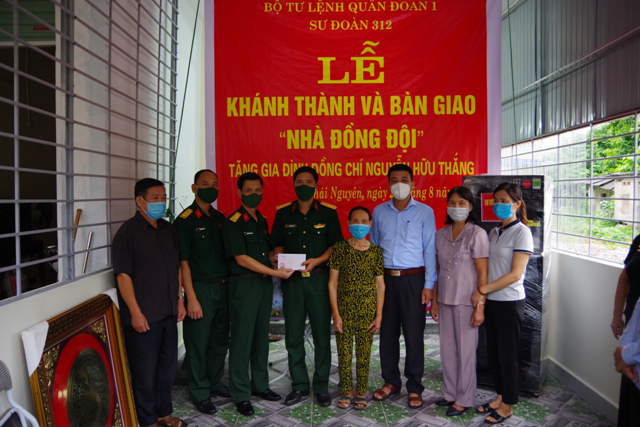 Sư đoàn 312 tổ chức lễ khánh thành và bàn giao “Nhà đồng đội”
