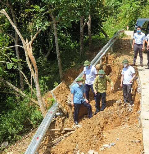 Khẩn trương rà soát những khu vực có nguy cơ sạt lở để di dời người dân đến nơi an toàn