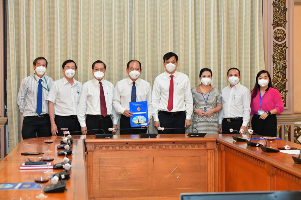 TP Hồ Chí Minh Công bố và trao quyết định bổ nhiệm lãnh đạo Sở Y tế