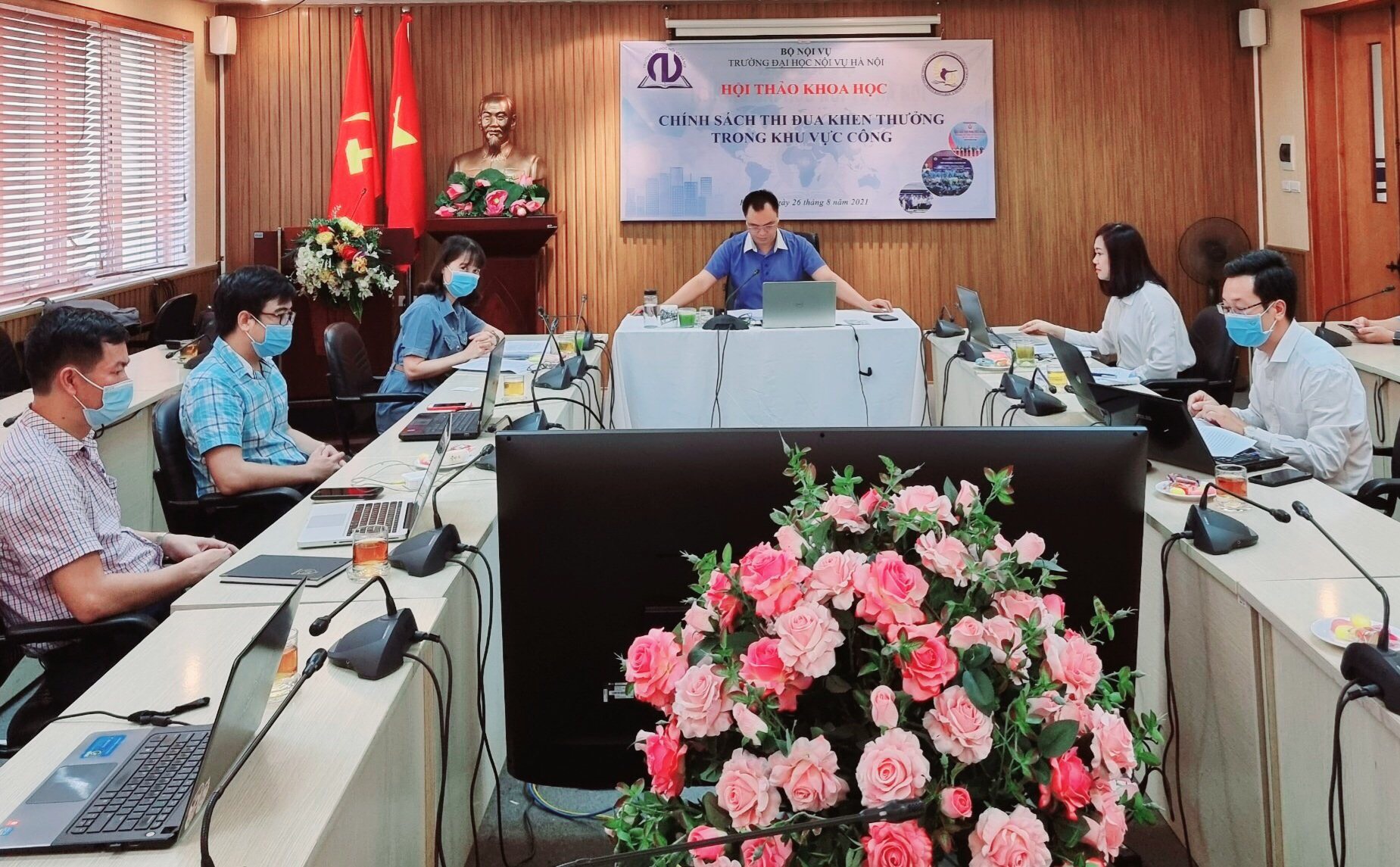 Nâng cao hiệu quả chính sách thi đua khen thưởng trong khu vực công