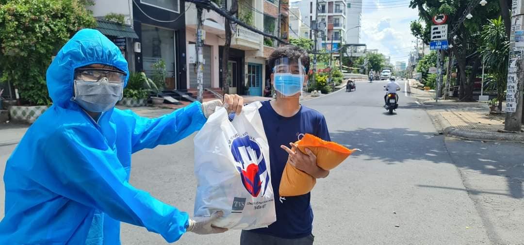 ĐHQG TP HCM hỗ trợ sinh viên, nhiều đối tượng khó khăn vượt qua dịch bệnh