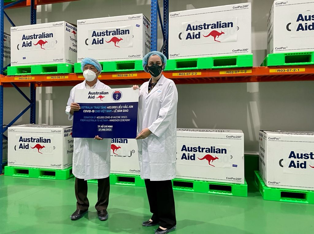 Lô vaccine đầu tiên từ Australia đến Việt Nam
