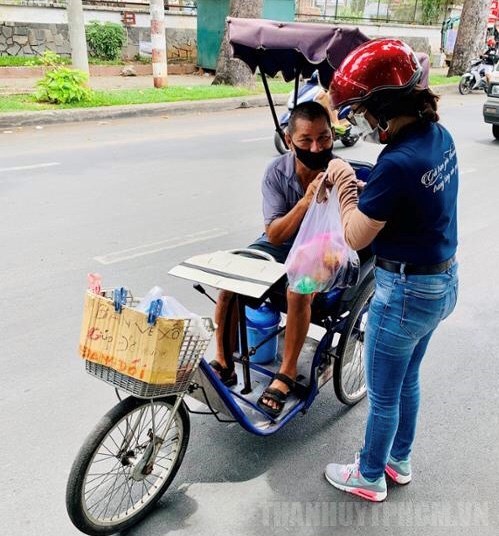 Người khuyết tật có được nhận tiền hỗ trợ COVID-19 khi đang hưởng trợ cấp xã hội