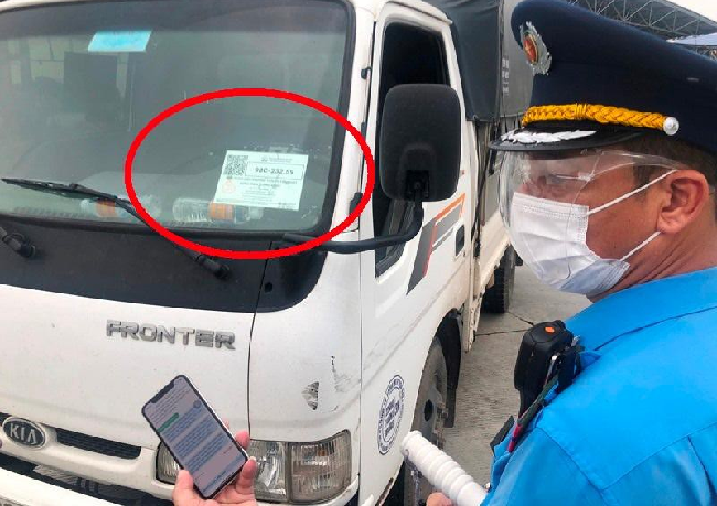 Hà Nội yêu cầu kiểm tra tất cả xe luồng xanh qua chốt cửa ngõ