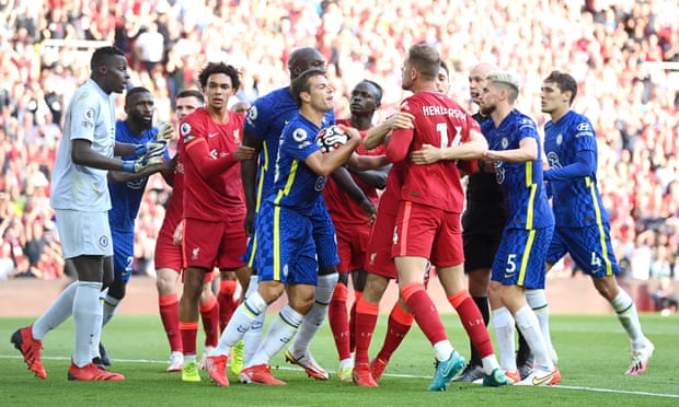 Liverpool lỡ chiến thắng tại Anfield