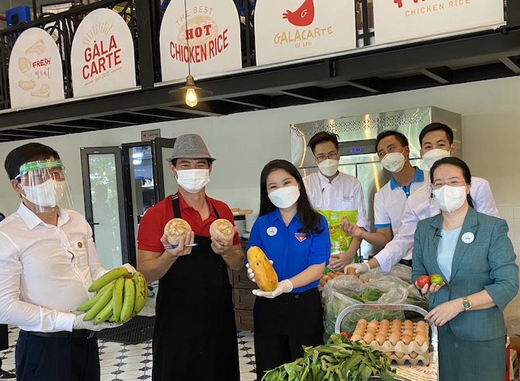 Thêm hàng nghìn suất cơm nghĩa tình sau buổi vào bếp cùng người nổi tiếng