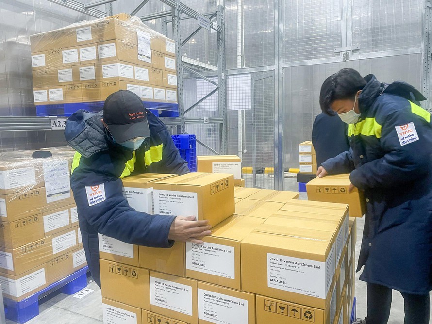 Thêm hơn 2 triệu liều vắc xin của AstraZeneca về đến Việt Nam