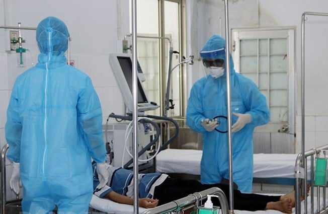 Bác sĩ Bệnh viện Trung ương Huế sát cánh cùng Bến Tre chống dịch