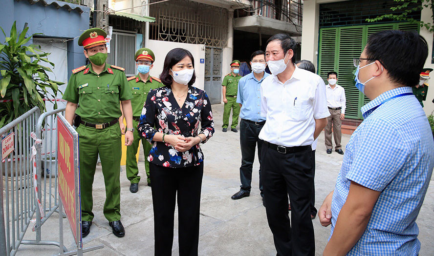 Siết chặt kiểm soát tại các khu phong tỏa, xét nghiệm toàn bộ người dân tại “vùng đỏ”