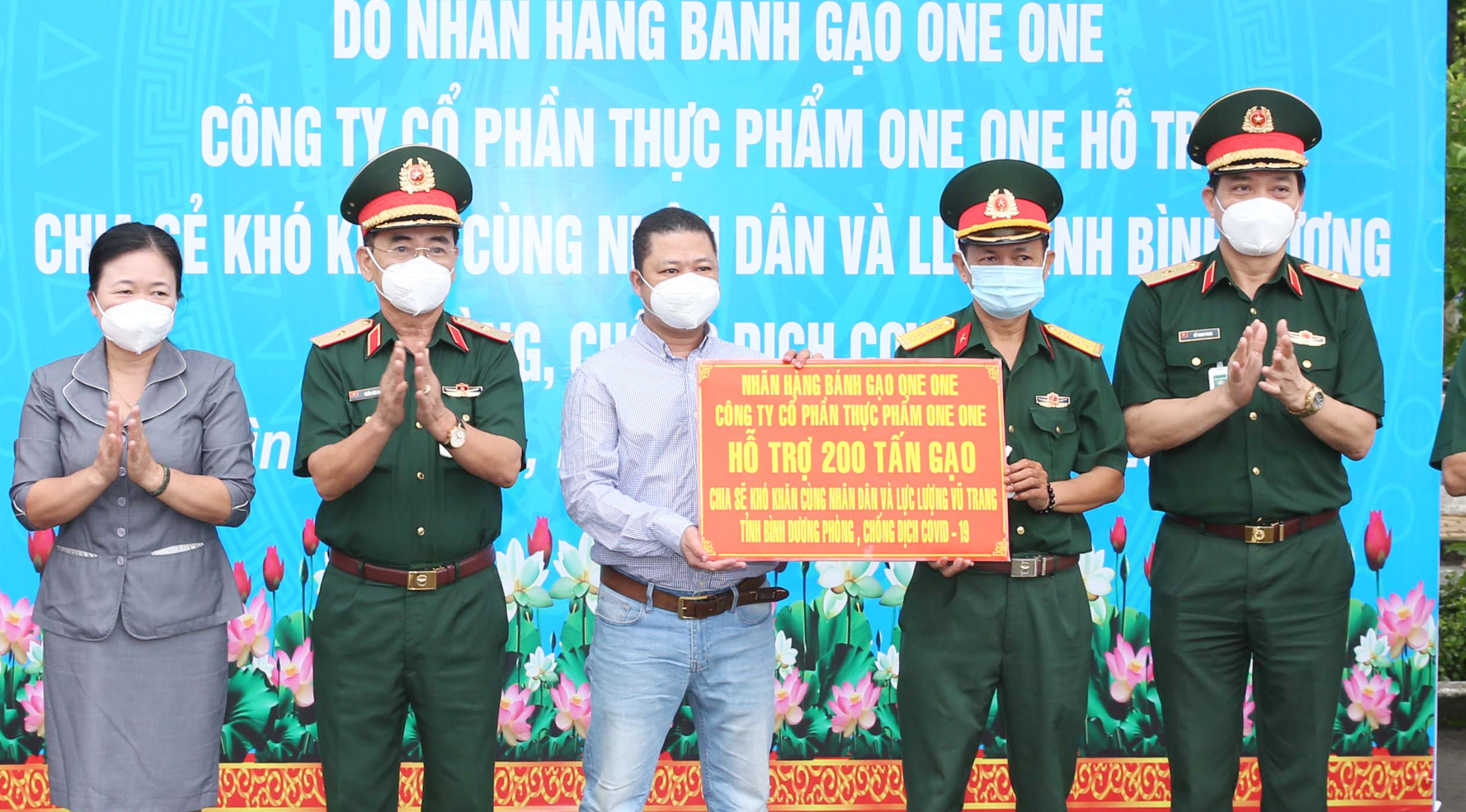Chương trình 1 000 tấn gạo tình thương đến với miền Nam chống dịch
