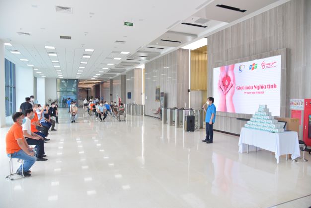 Hơn 800 đơn vị máu nối dài yêu thương giữa những ngày giãn cách