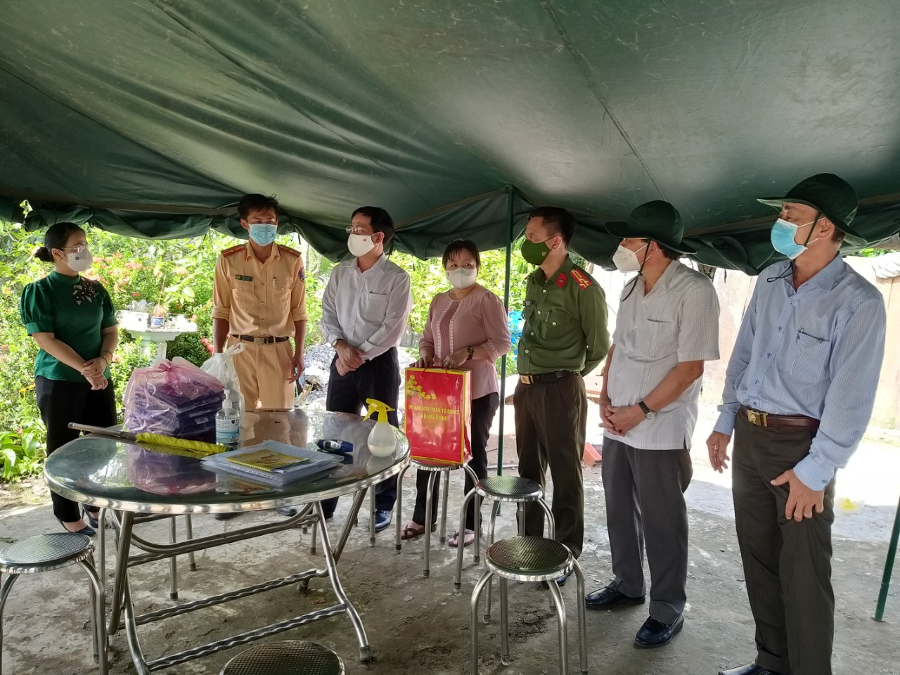 Công an Hậu Giang “bản lĩnh, trách nhiệm” chung sức đẩy lùi dịch COVID-19