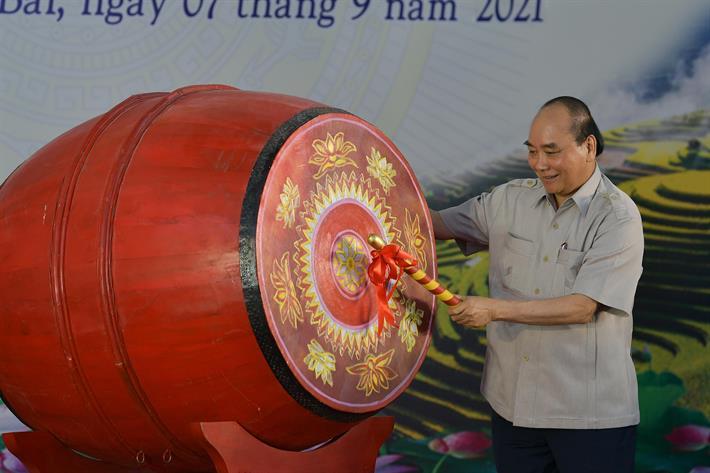 Chủ tịch nước dự khai giảng năm học mới tại Trường PTDT nội trú Yên Bái