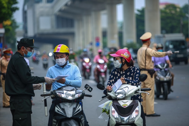 Tình trạng ùn tắc chốt kiểm soát tại Hà Nội được giải quyết